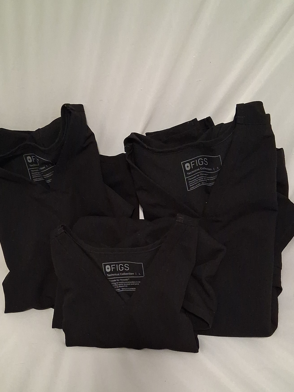 FIGS Women Black Short Sleeve V-Neck Tee - Pack of Tops